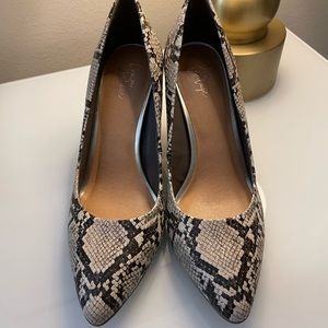 Snakeskin Block Heel Pumps